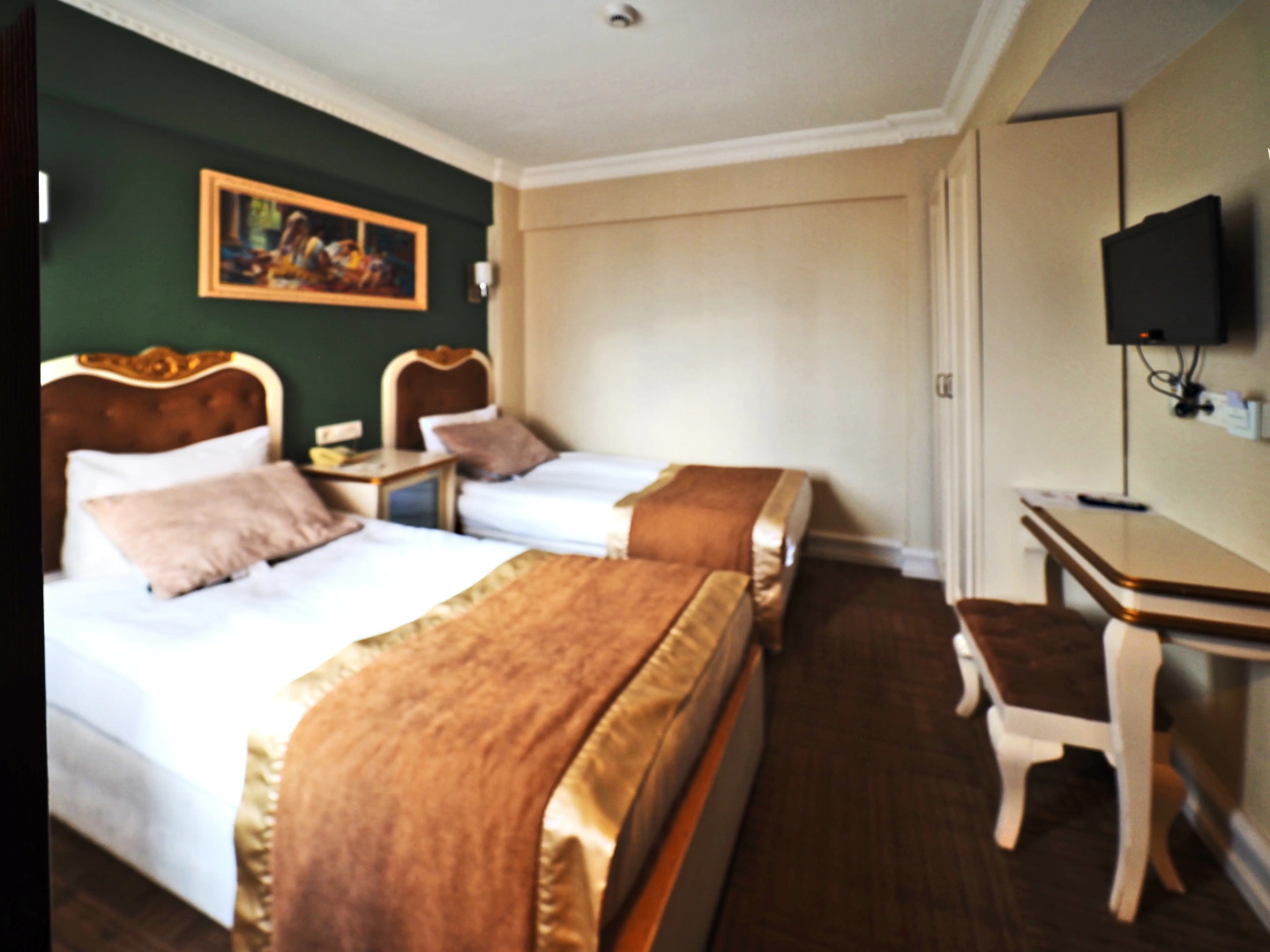 Photo - Elysion Hotel