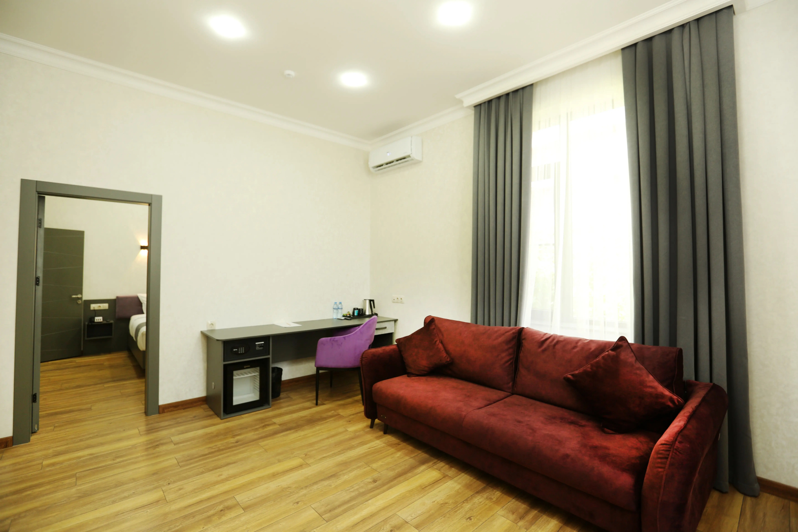 Photo - Parklane Hotel