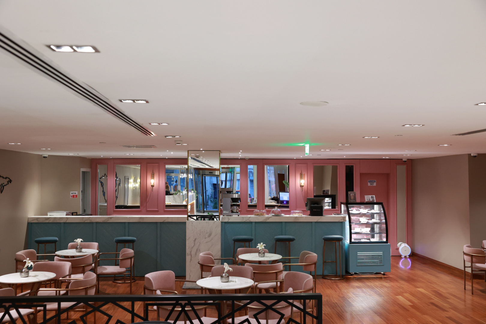 Photo - Revia Square Hotel