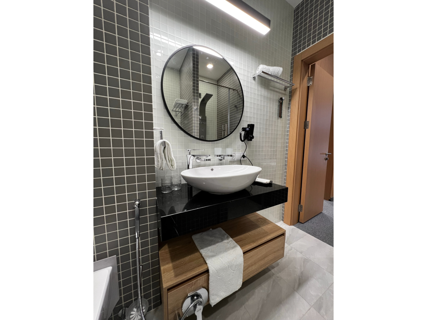 Photo - King Plaza Hotel