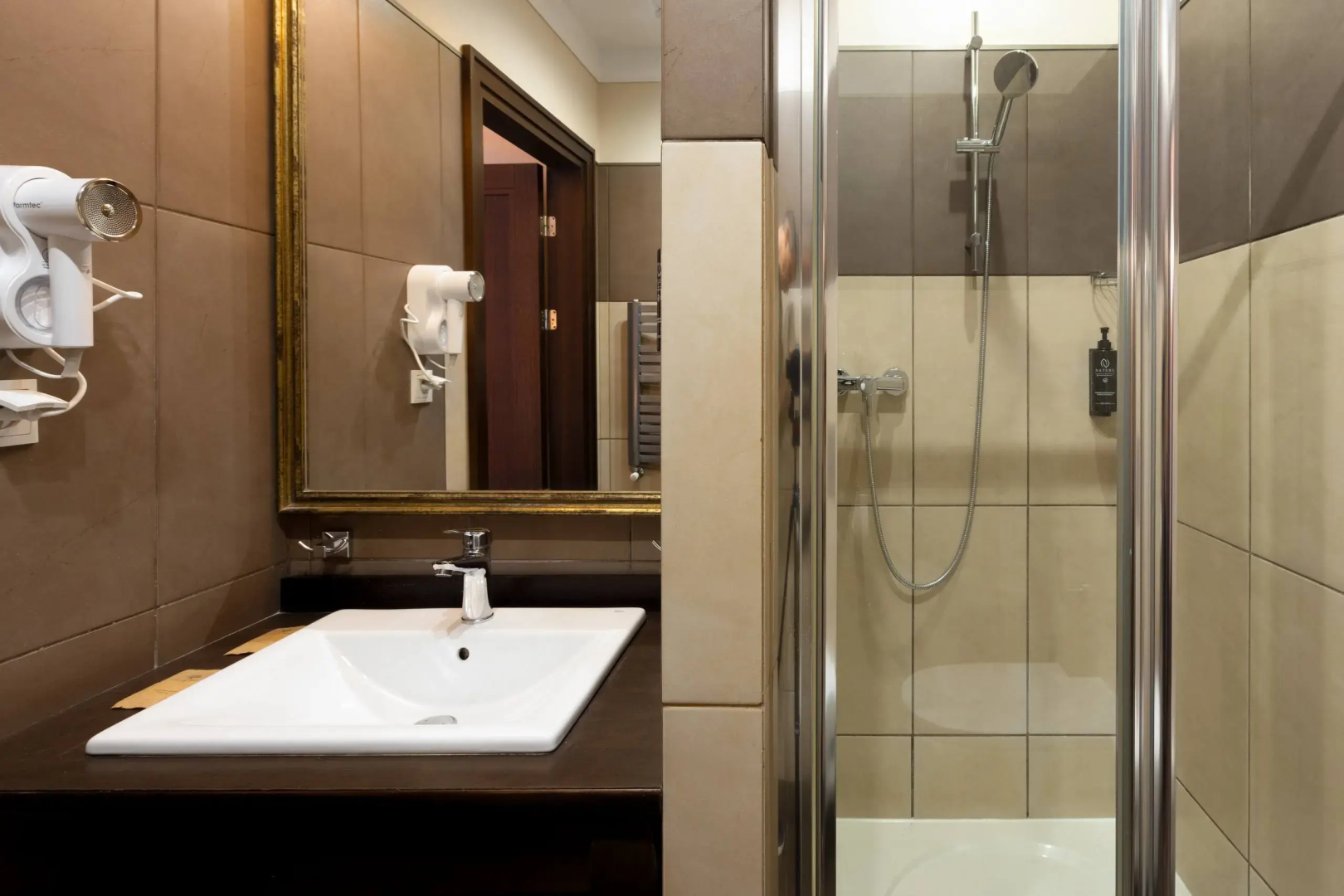 Photo - ROYAL ROOMS by WOW HOMES