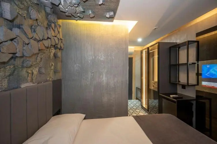 Photo - Continental Airport Hotel