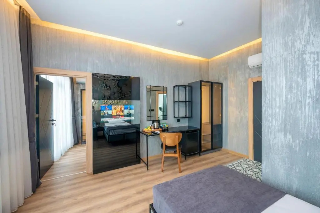 Photo - Continental Airport Hotel