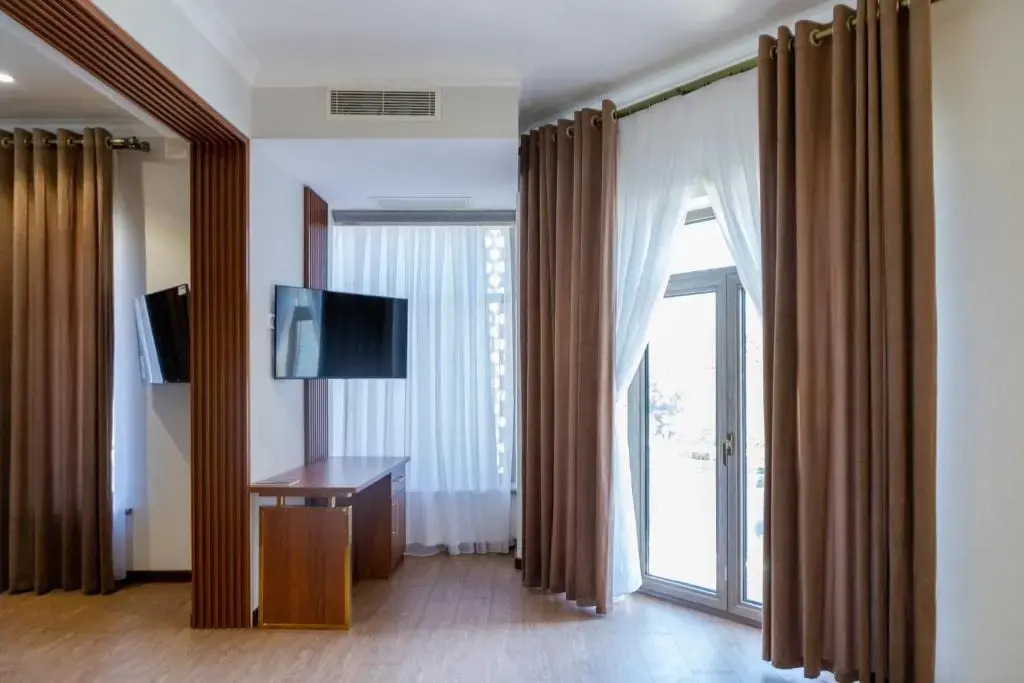 Photo - Karvon Plaza Hotel