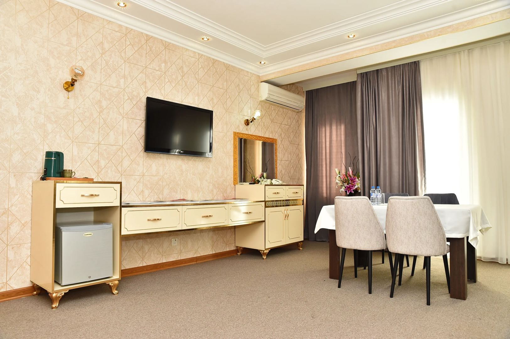 Photo - Karat Inn Boutique Hotel