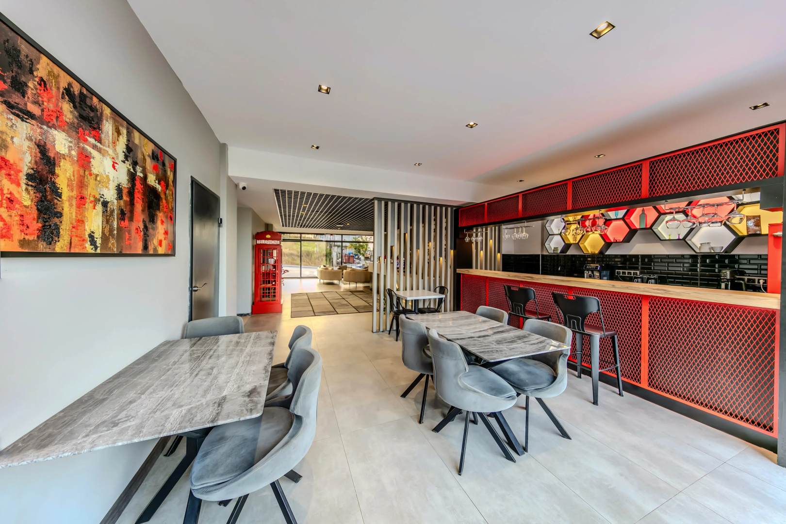 Photo - Intercity Airport Hotel