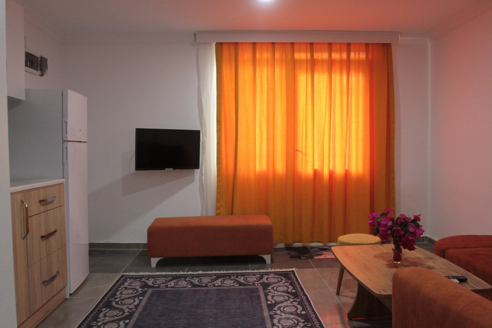 Photo - Hillside Apart House
