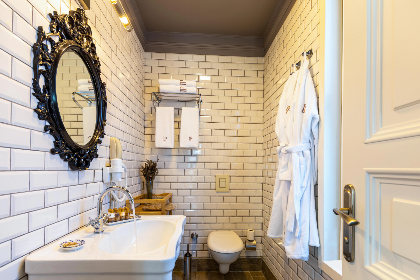 Photo - Petros Hotel