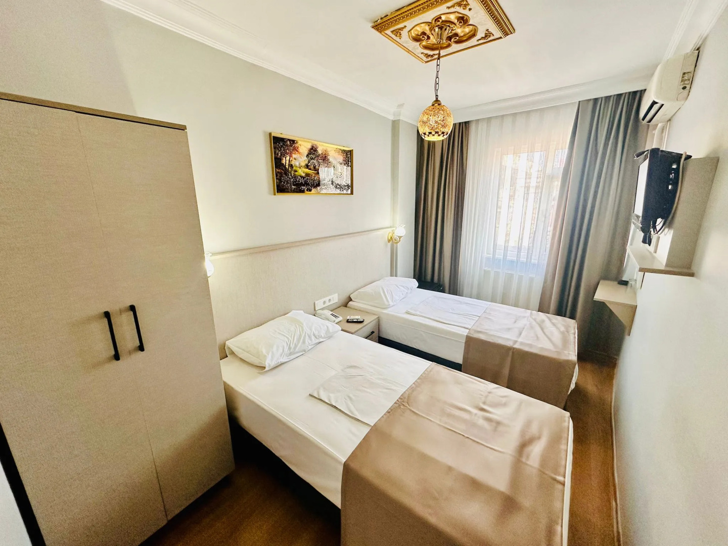 Photo - Crowned Exclusive Hotel