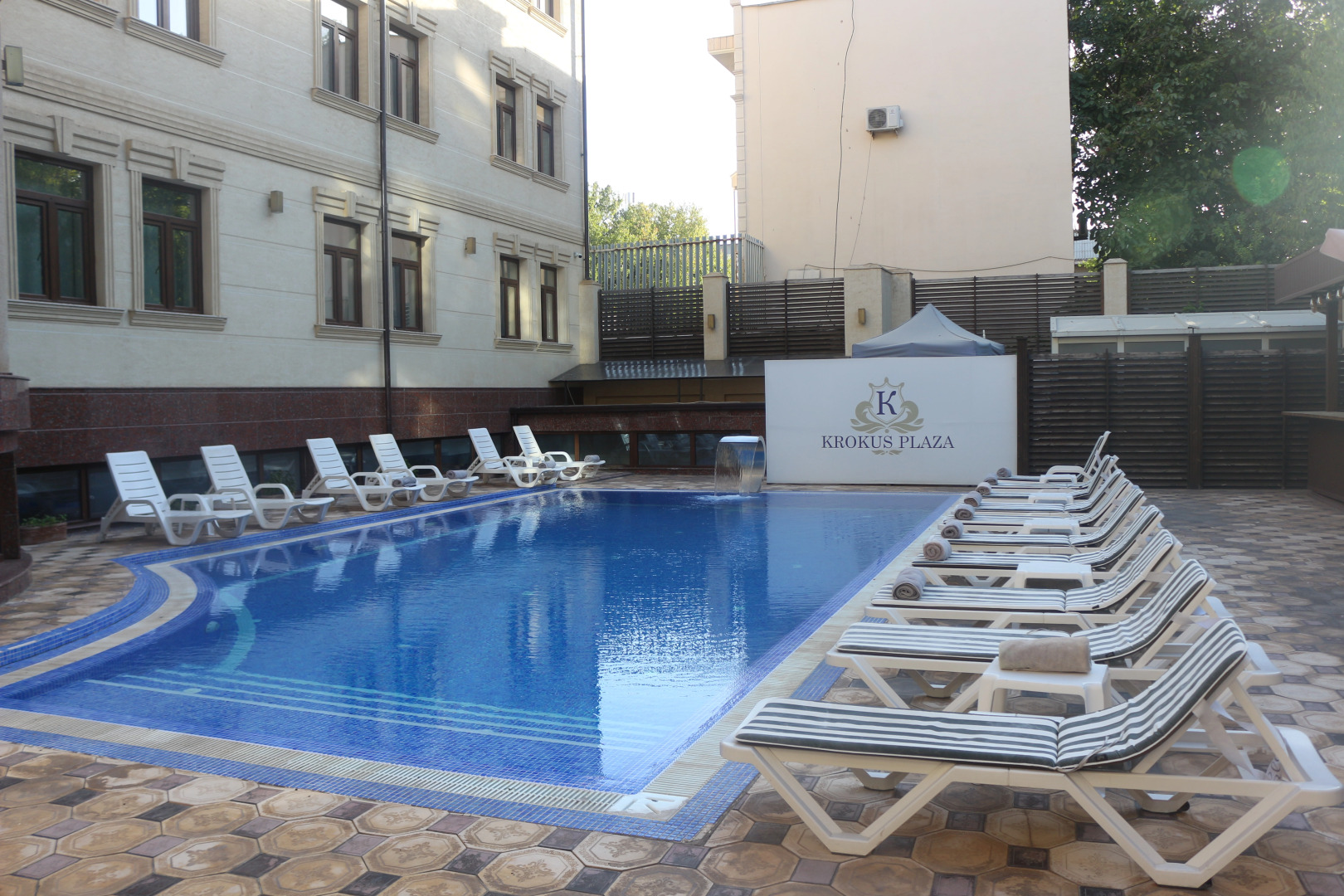 Photo - Krokus Plaza
