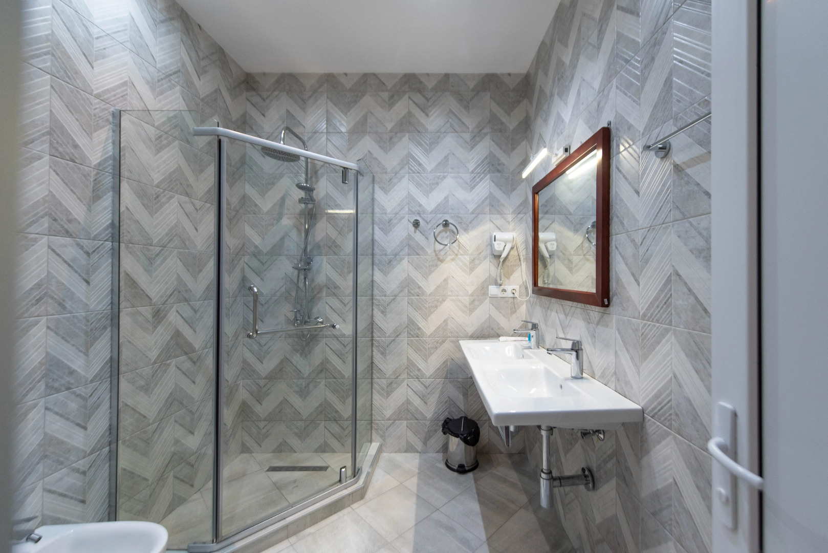 Photo - Kraveli Hotel