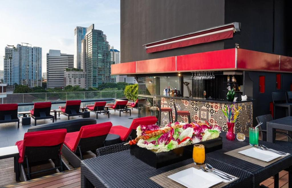 Photo - RakYim Siam - Sukhumvit 15