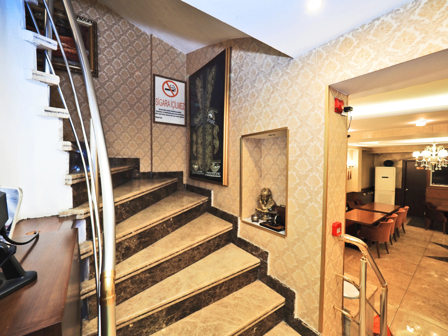 Photo - Elysion Hotel