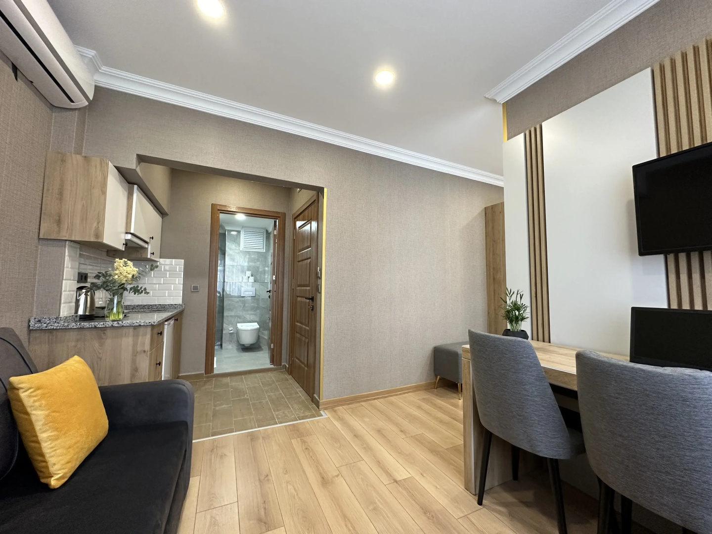 Photo - H&L Suites