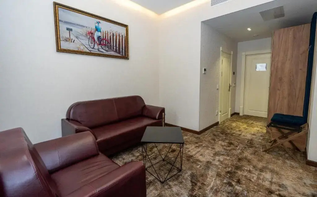 Photo - Garnet Mir Hotel