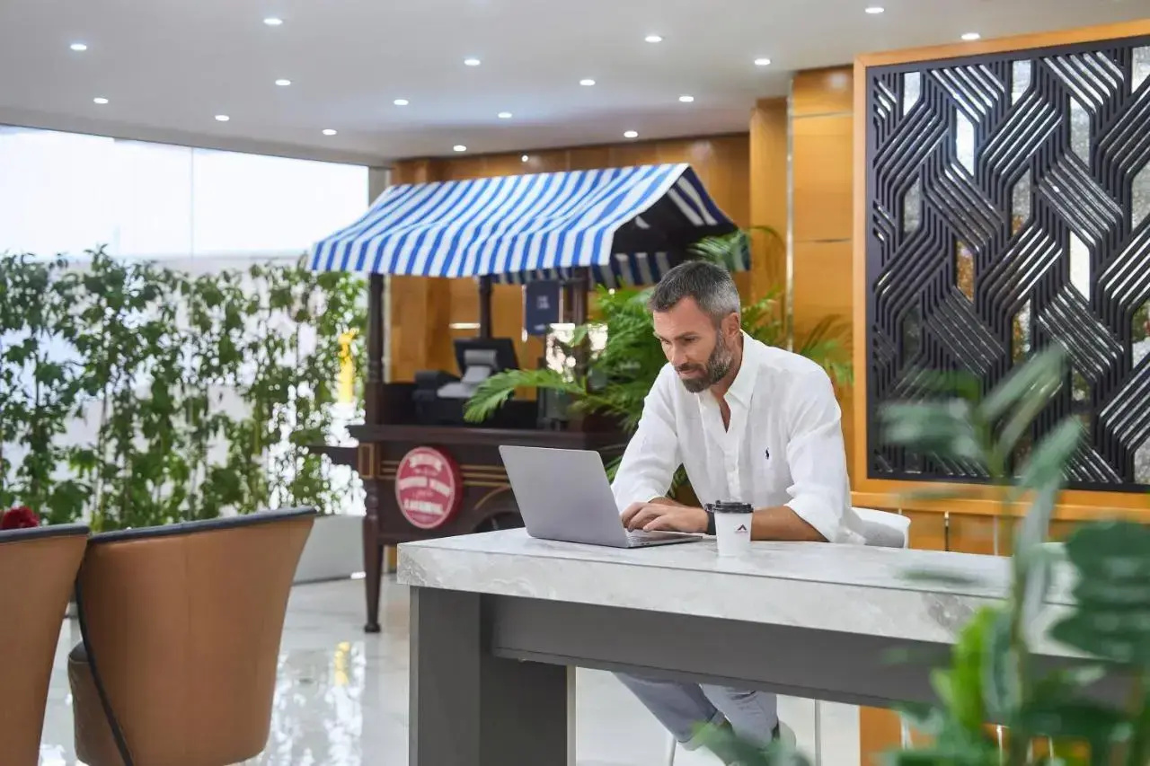 Photo - Golden Sands Hotel Apartments