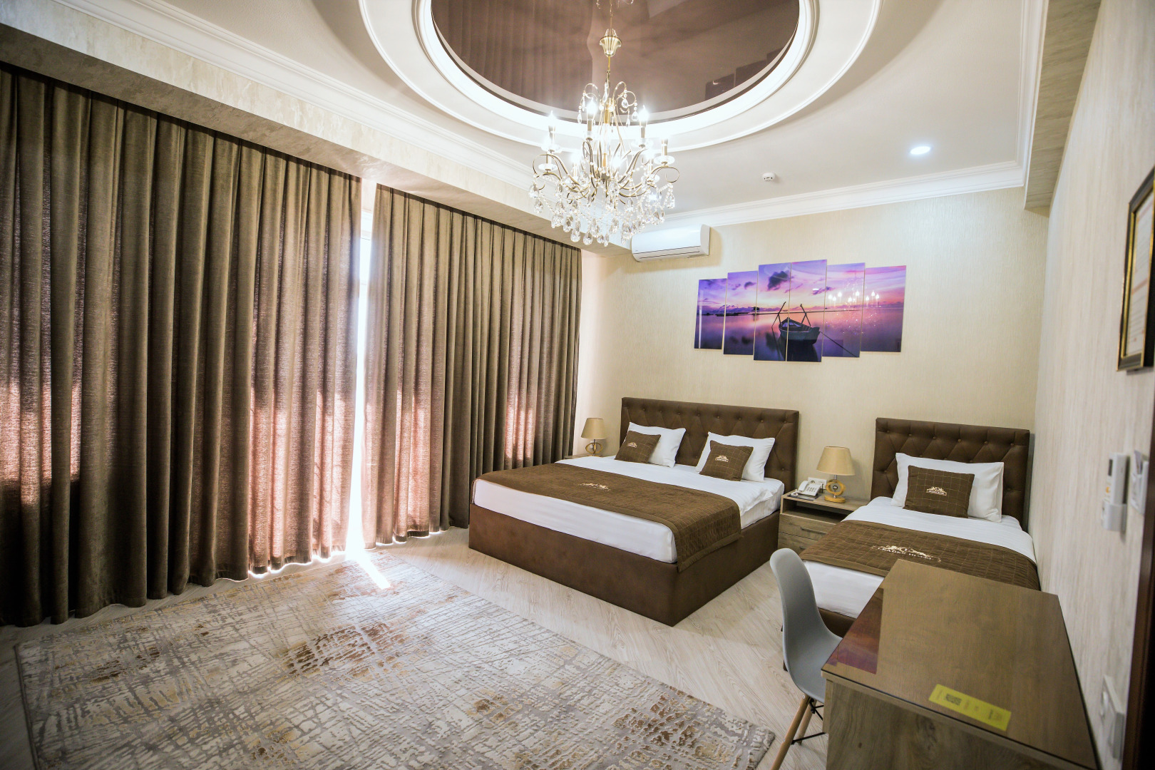 Photo - Leader Hotel