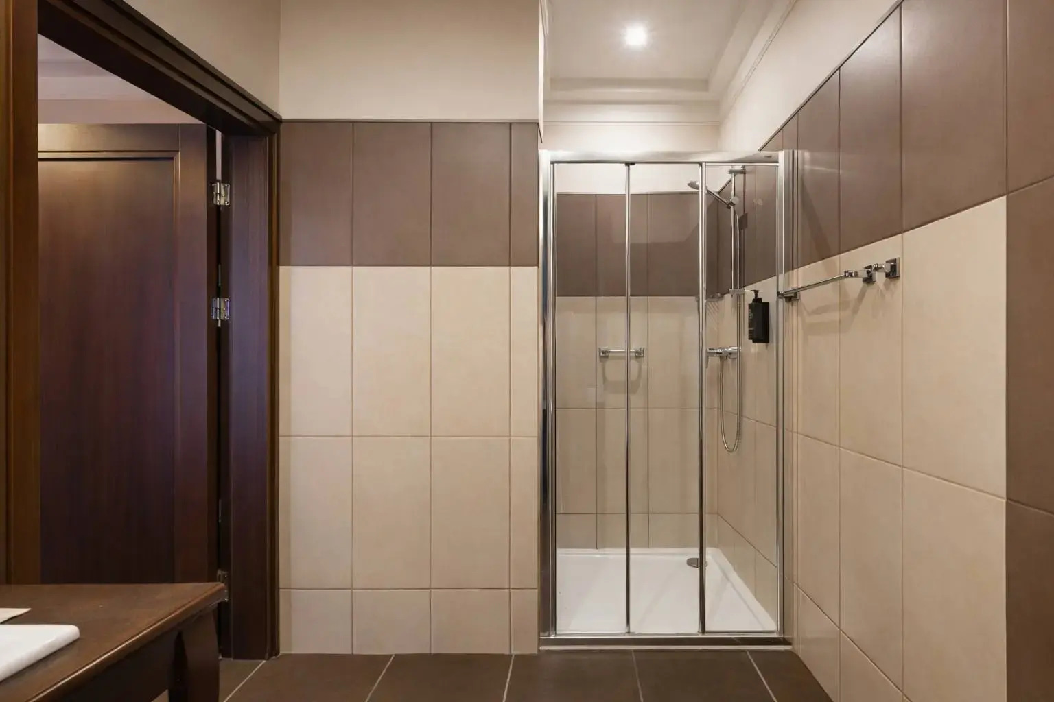 Photo - ROYAL ROOMS by WOW HOMES