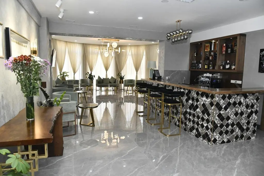 Photo - Krokus Plaza