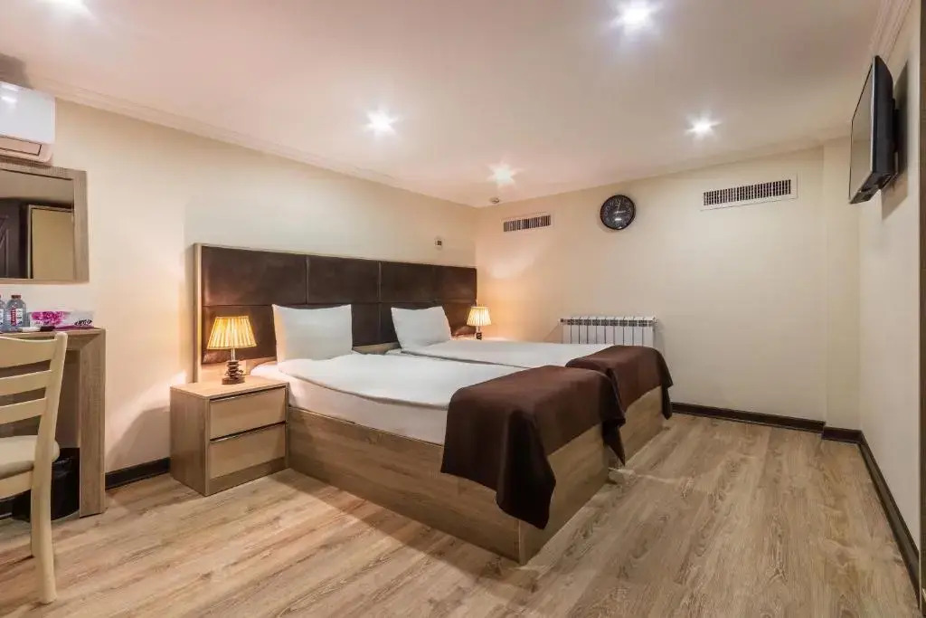 Photo - Deluxe Hotel