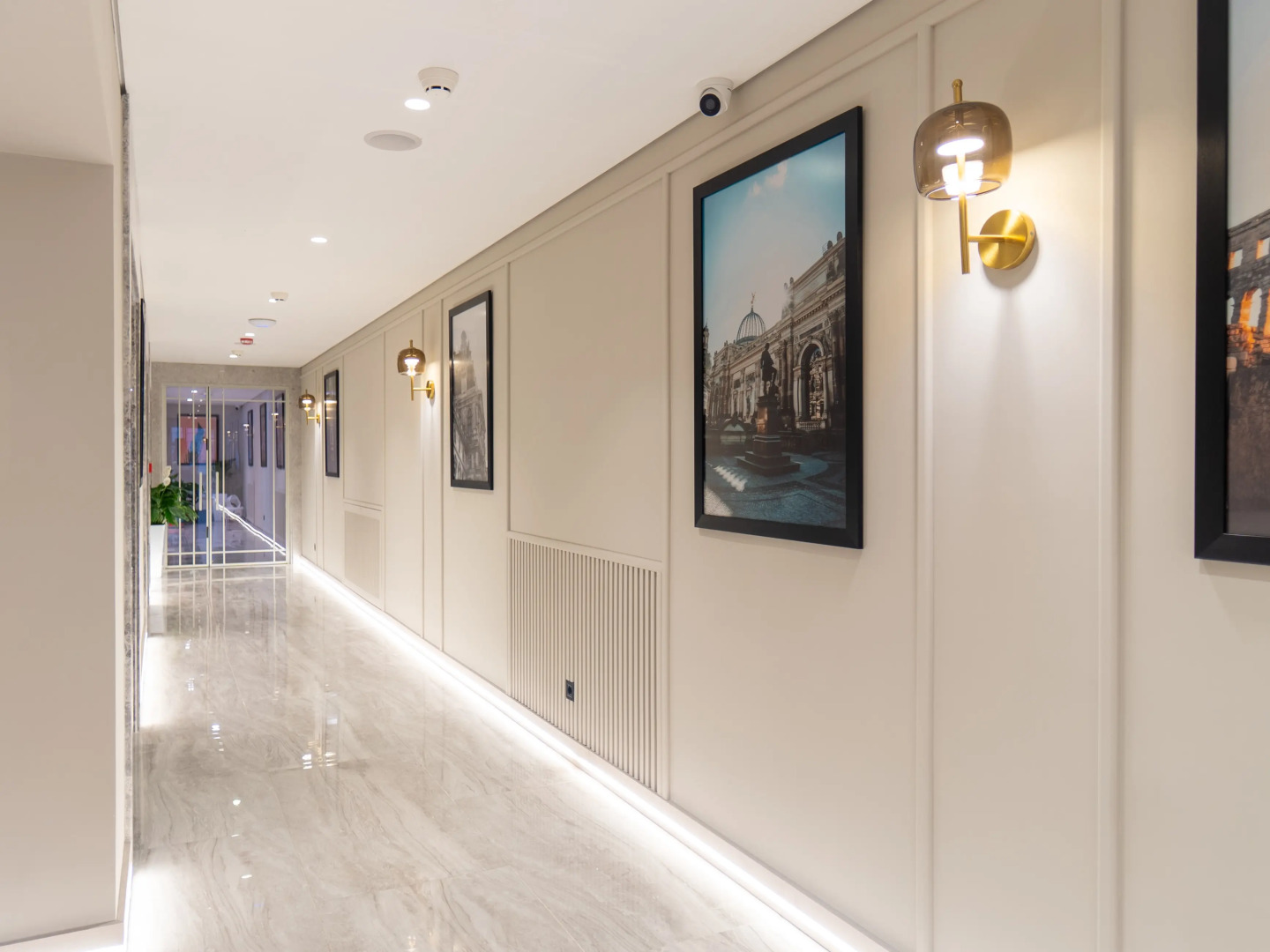 Photo - Central Square Hotel