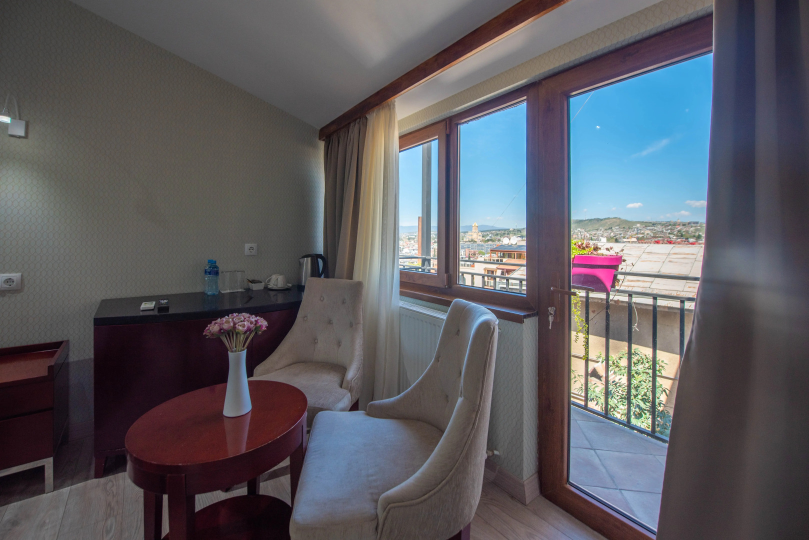 Photo - Kraveli Hotel