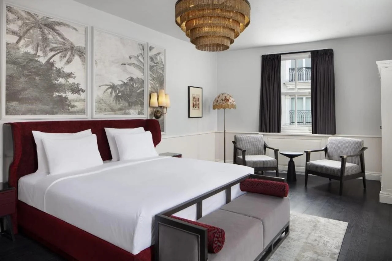 Photo - Adahan DeCamondo Pera, Autograph Collection