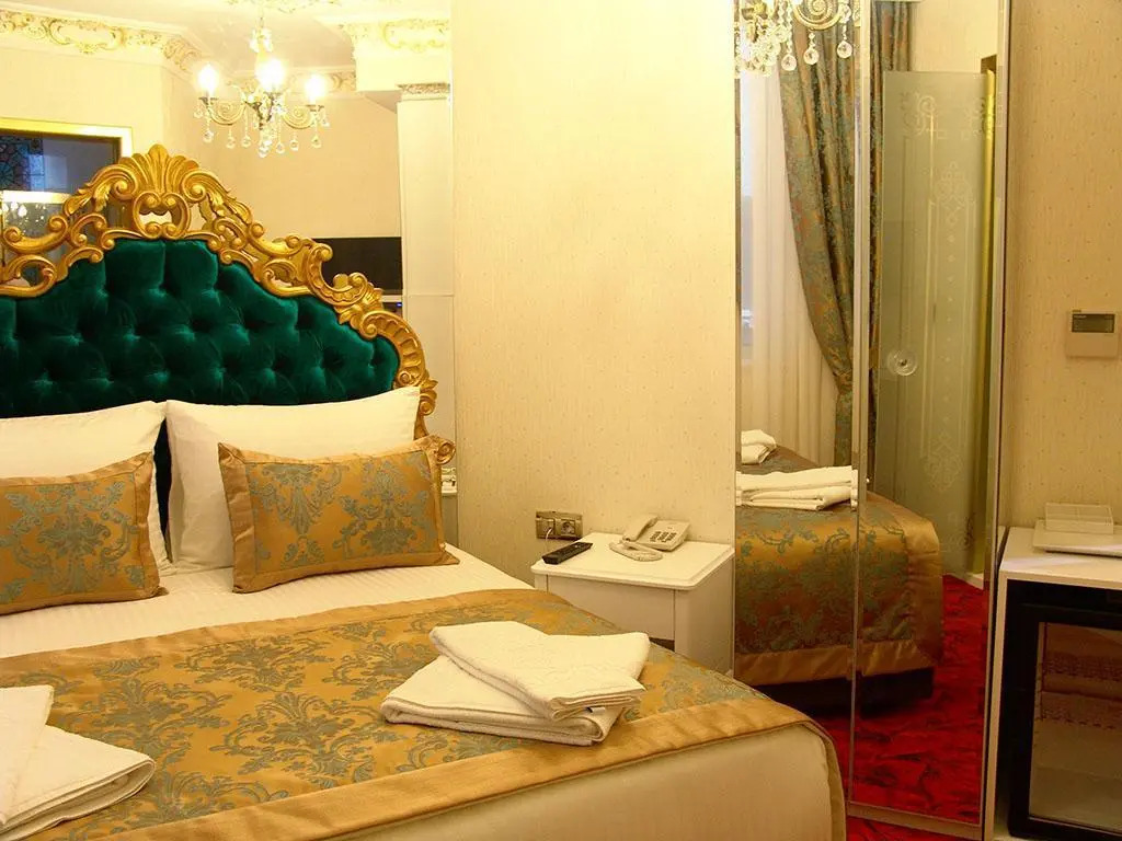 Photo - White Monarch Hotel