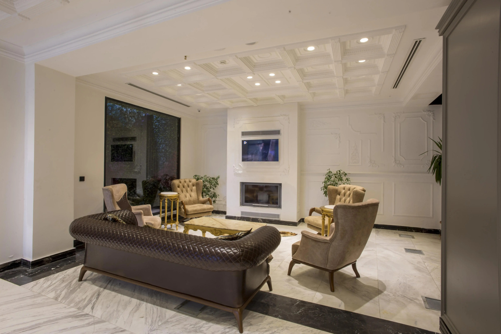 Photo - White Monarch Hotel