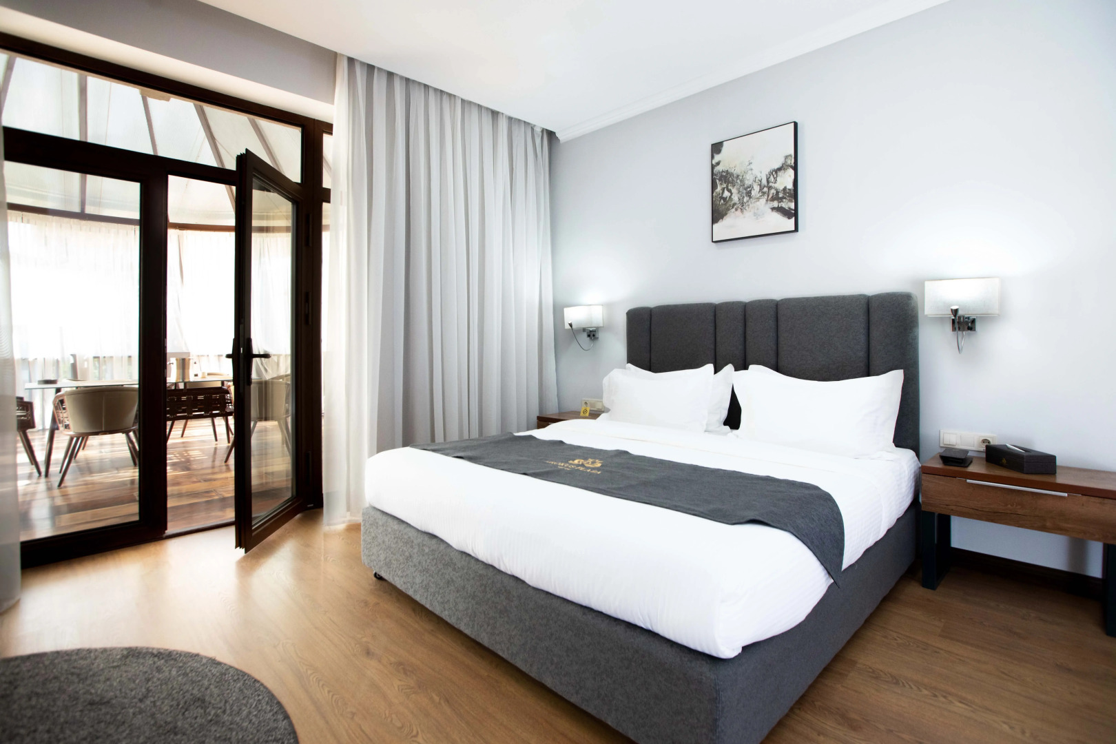 Photo - Krokus Plaza