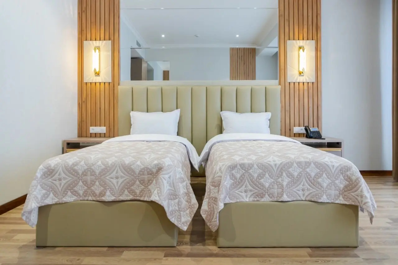 Photo - Karvon Plaza Hotel