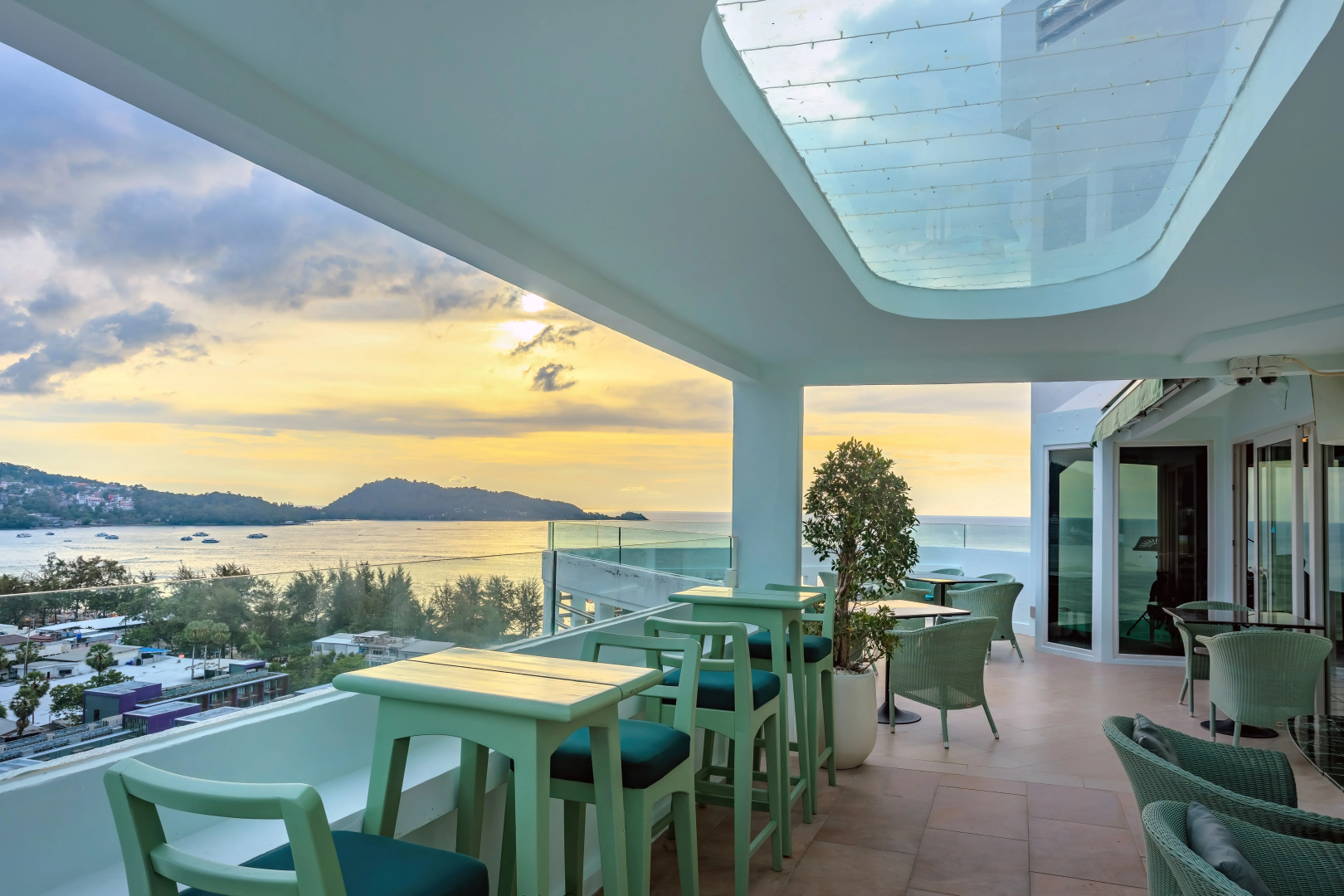 Foto - Andaman Beach Suites Hotel, Patong Phuket