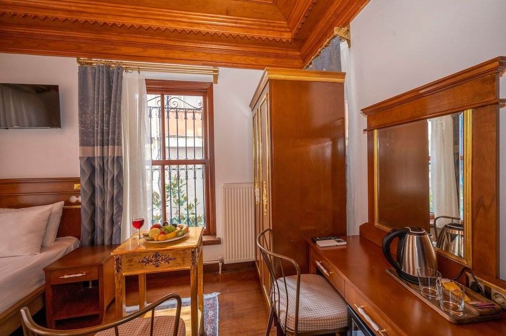 Photo - Valeria Antique 1892