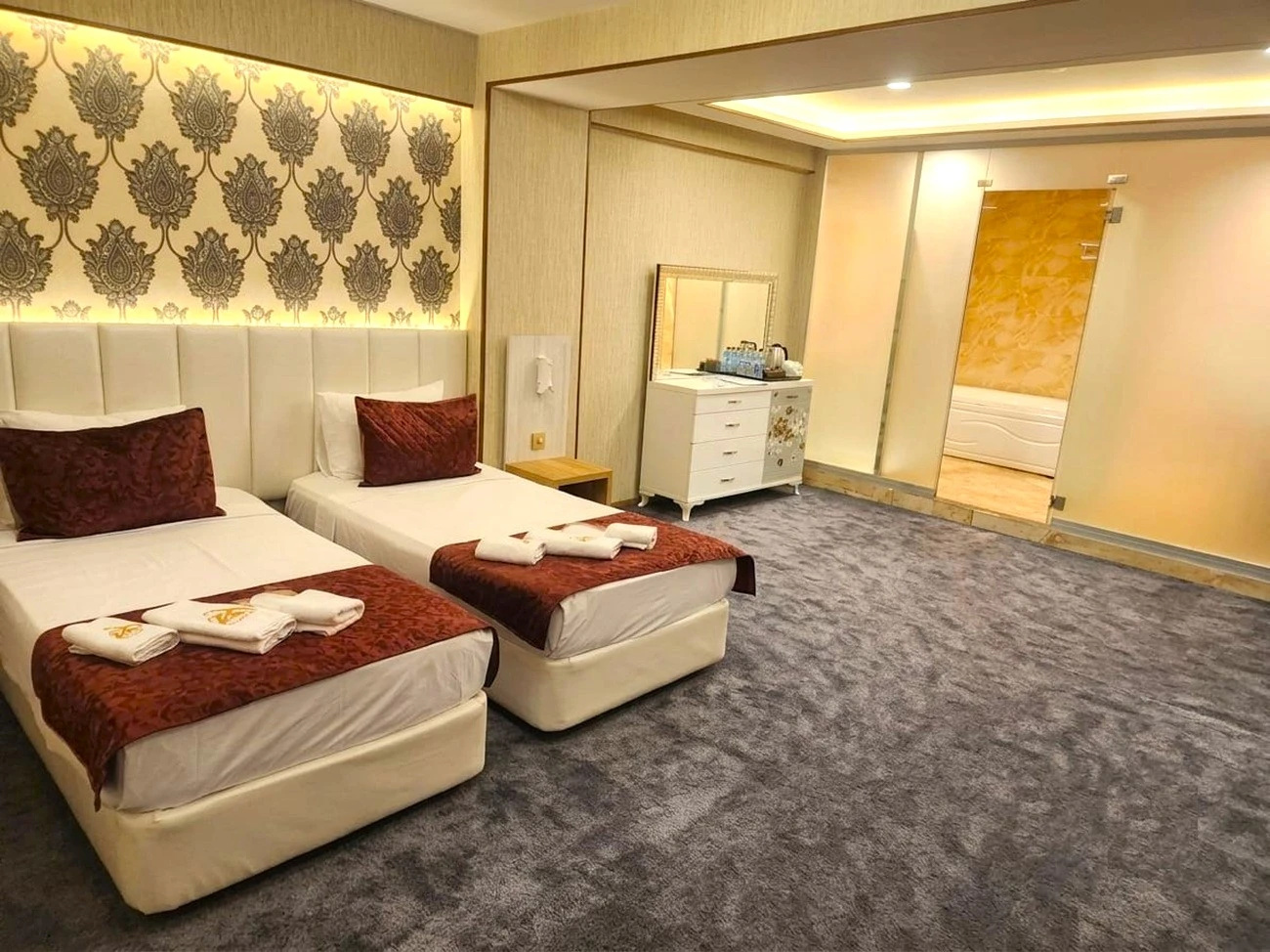 Photo - Amazon Hotel - Free Massage
