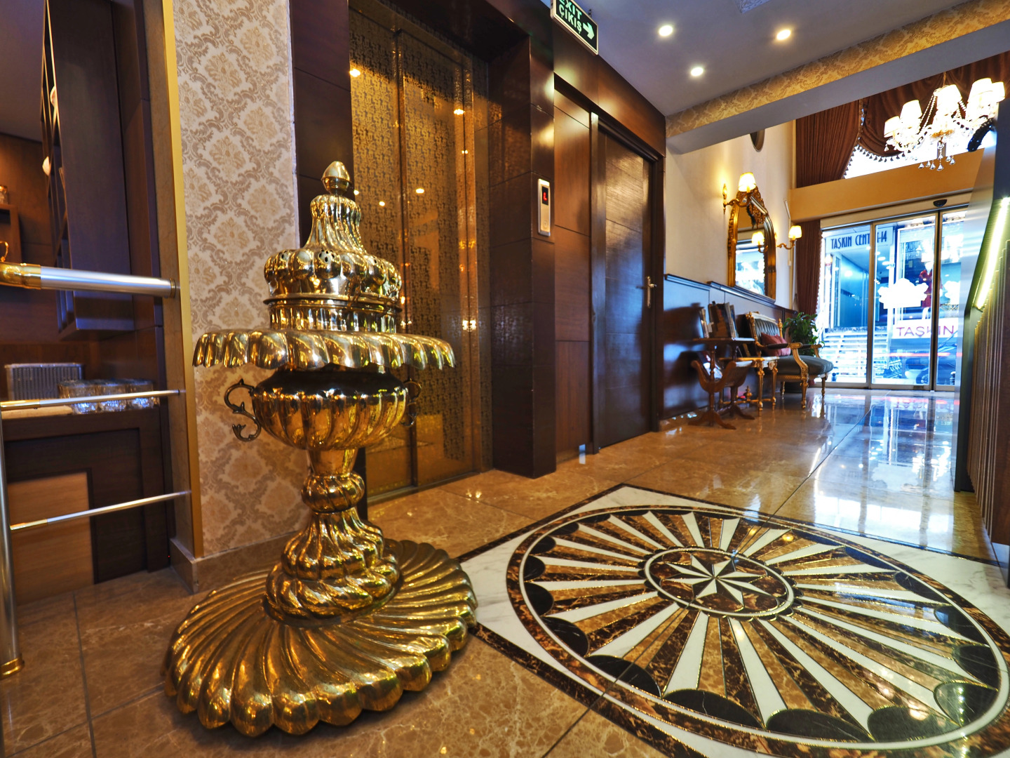 Photo - Elysion Hotel