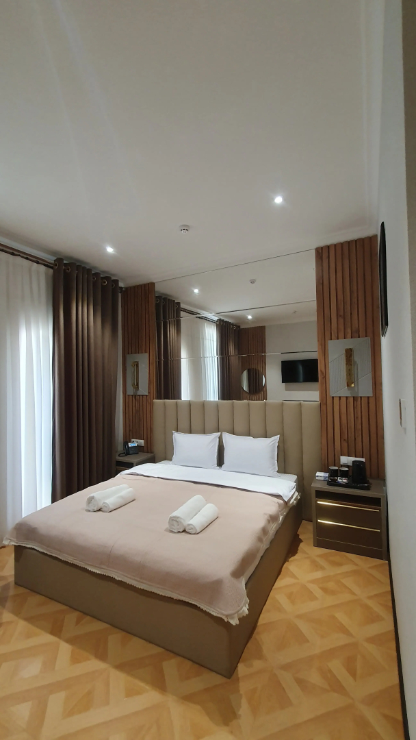 Photo - Karvon Plaza Hotel