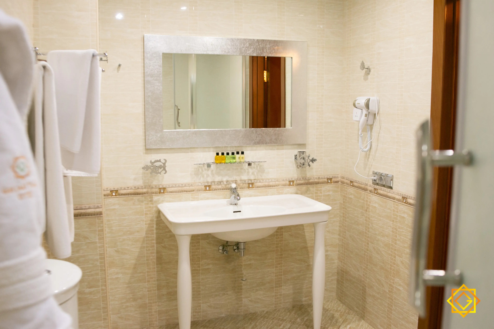 Photo - Ganjali Plaza Hotel