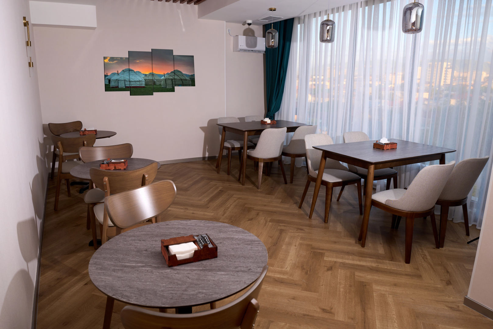 Photo - Crown Hotel