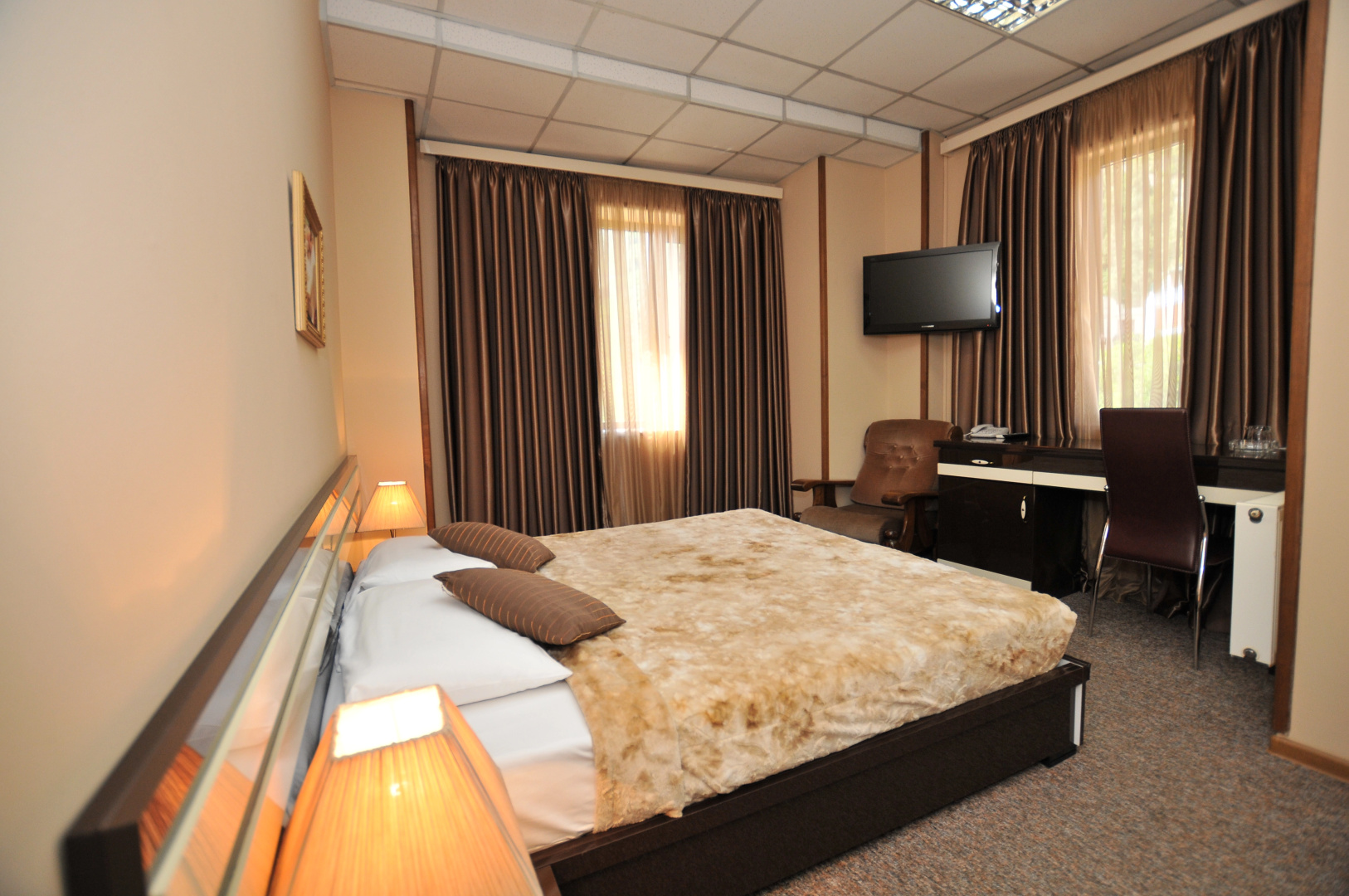 Photo - Diplomat Hotel