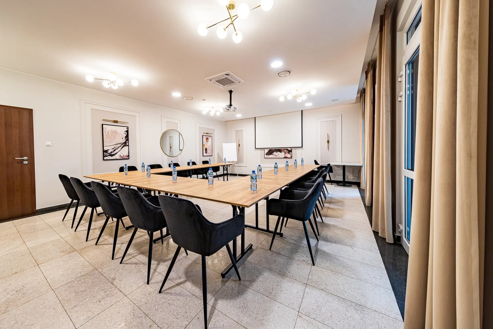 Foto - Hotel Fero Express POKOJE KLIMATYZOWANE AC