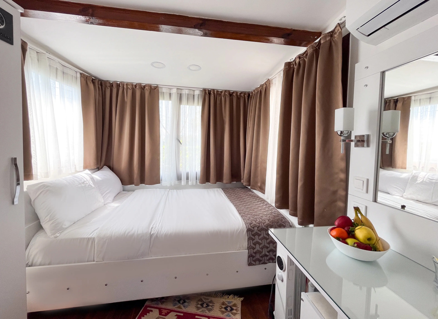 Photo - Galley Hotel