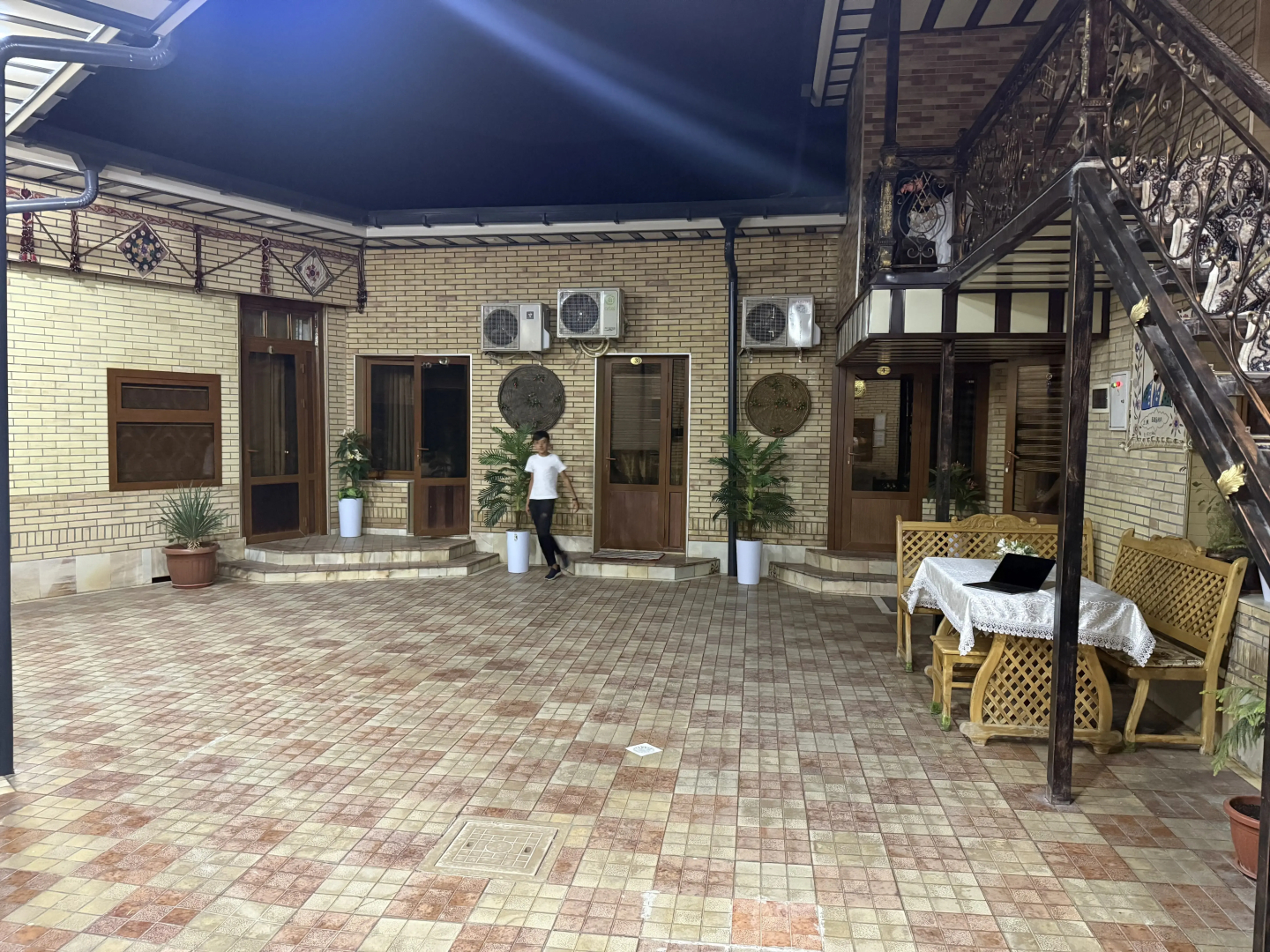 Foto - Sherxan House