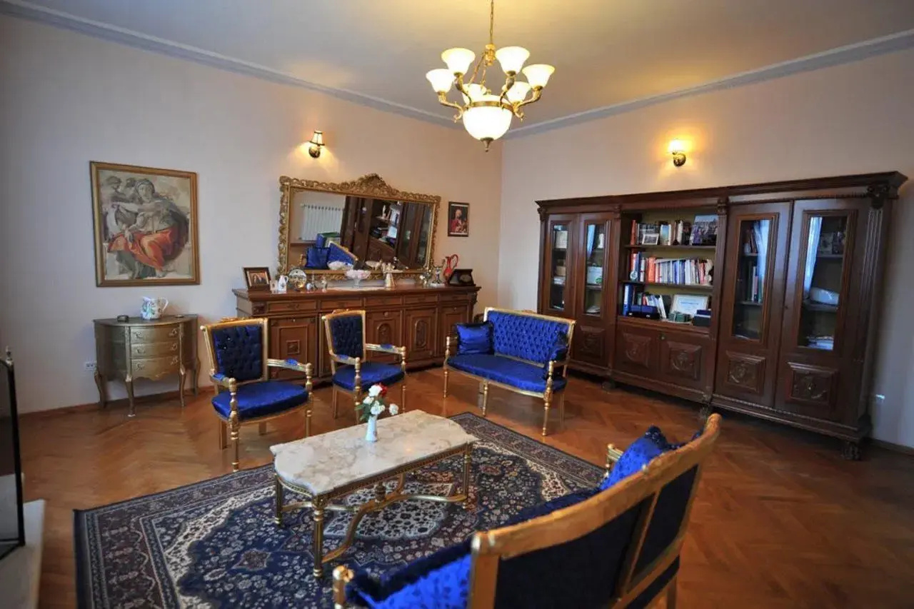 Photo - Rose Garden Hotel