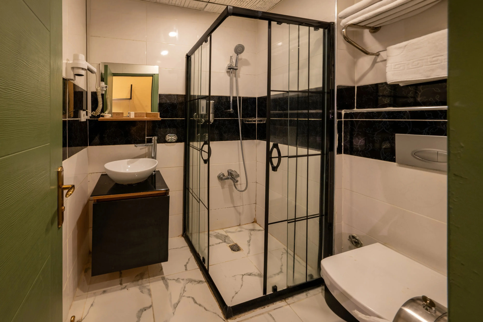 Photo - Rafinn Hotel