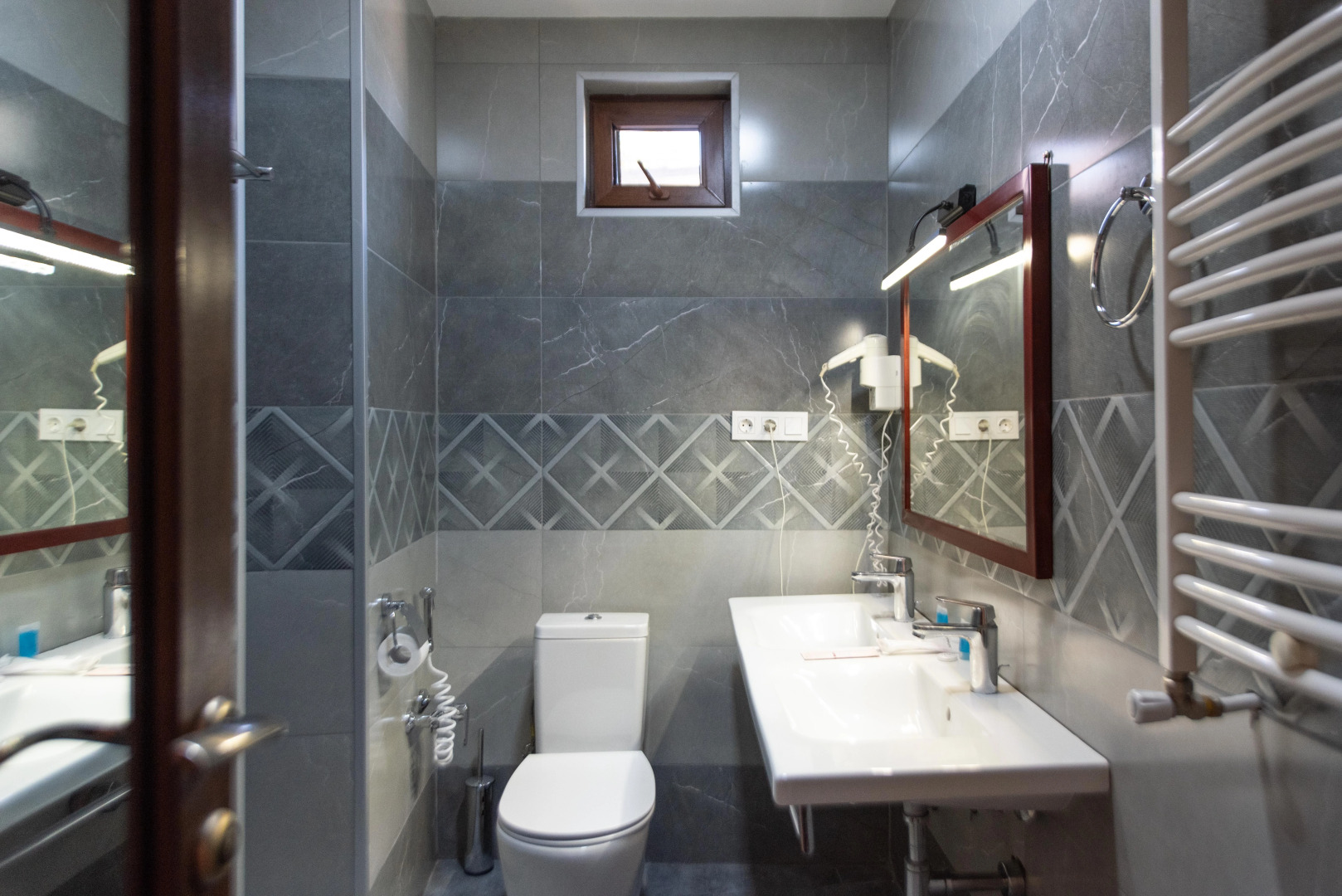 Photo - Kraveli Hotel