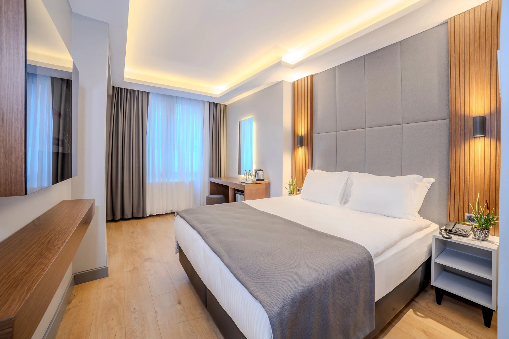 Photo - Center Hill Hotel