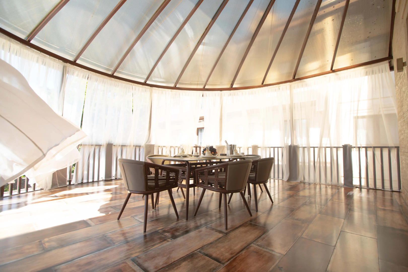 Photo - Krokus Plaza