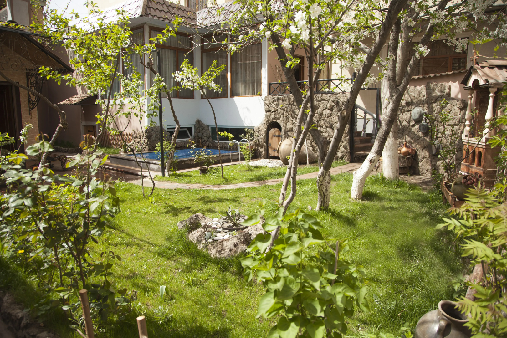 Photo - Hin Yerevantsi Hotel