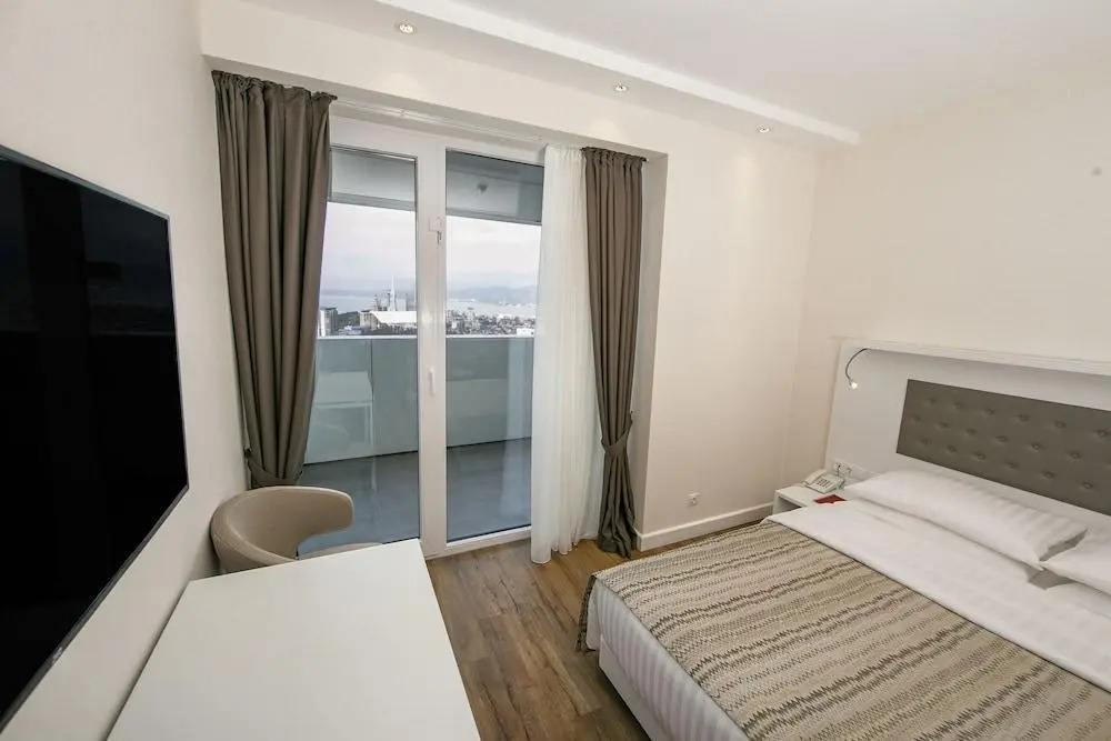 Photo - Alliance Palace Batumi