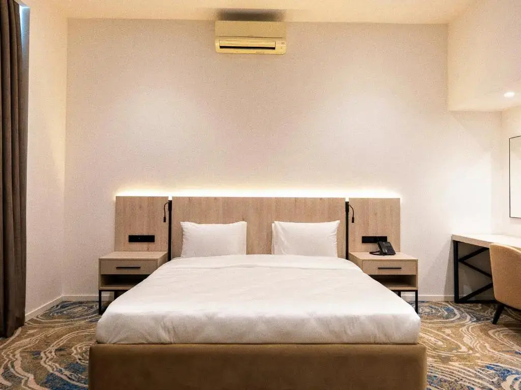 Photo - Central Square Hotel